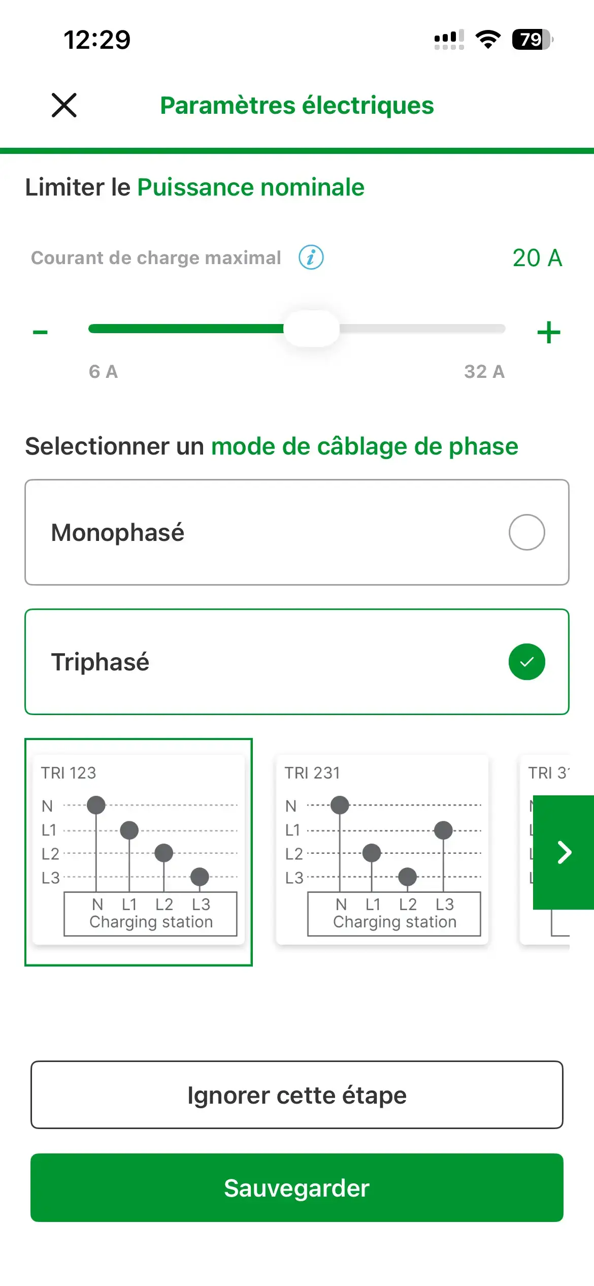 Paramètres électriques triphasé avec courant maximal abaissé à 20 A