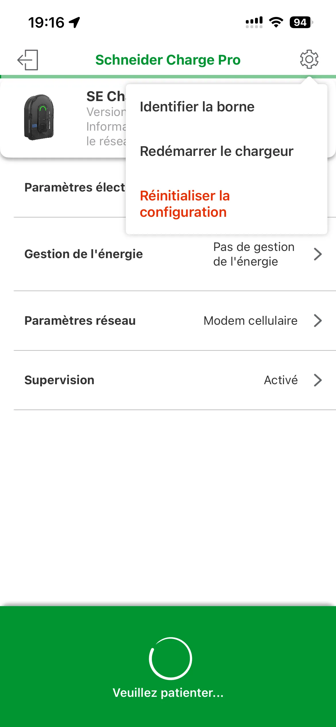 Menu paramètres Schneider : Identifier la borne, Redémarrer le chargeur, Réinitialiser la configuration